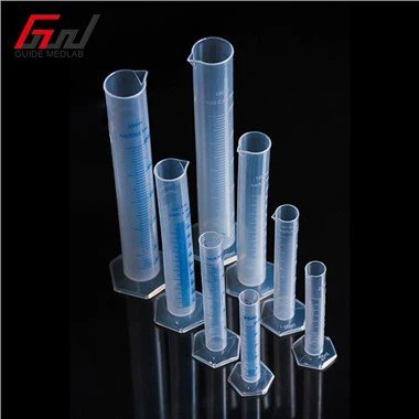 Bitirgan plastik o'lchash tsilindri